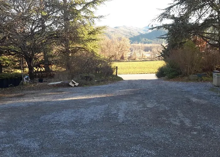à La Campagne * Aiglun (Alpes-de-Haute-Provence)